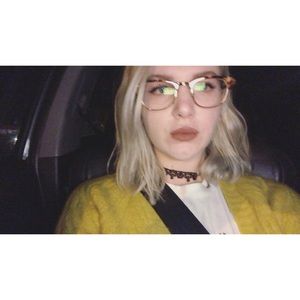 Meet your Posher, Kayla